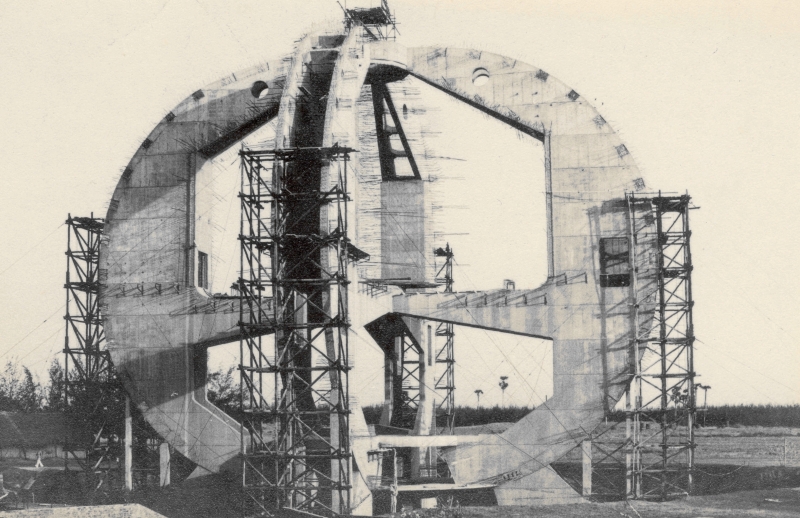 05-25 - Auroville - Matrimandir (1976)